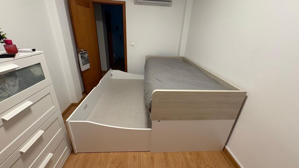 Cama com gavetão e 2 gavetas