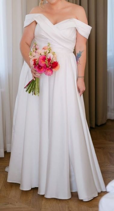 Suknia ślubna plus size