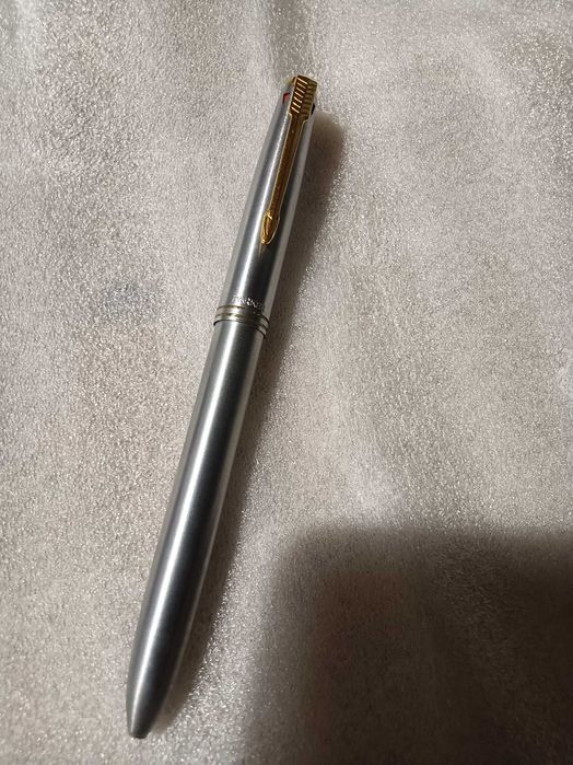 Caneta Parker 4 cores em aço