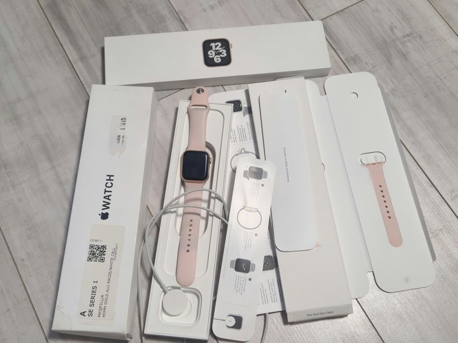Смарт часы Apple Watch SE 40mm rose gold оригинал