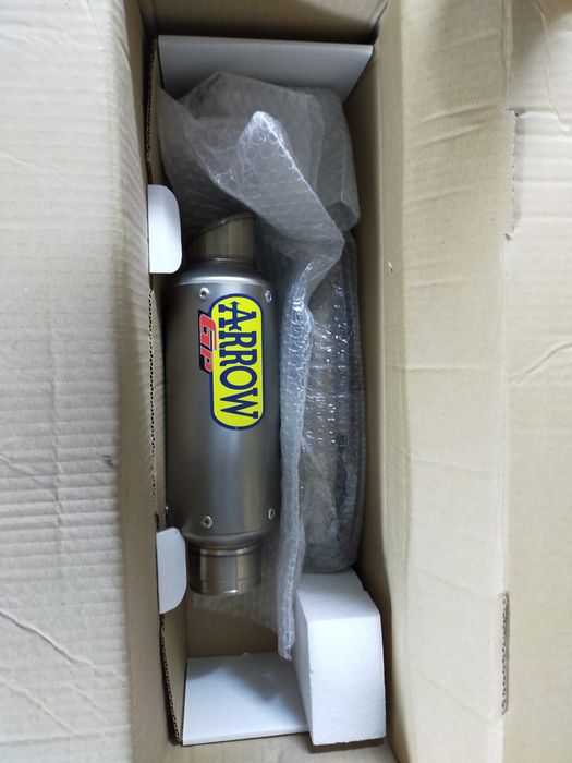 Escape Arrow GP original Aprilia RSV 4