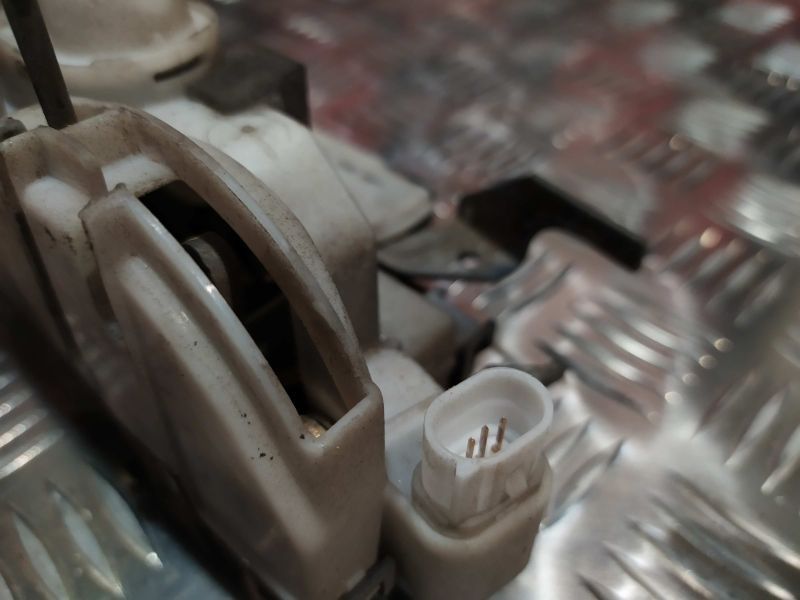 Fecho Da Porta Frente Esq Volkswagen Polo (6N1)