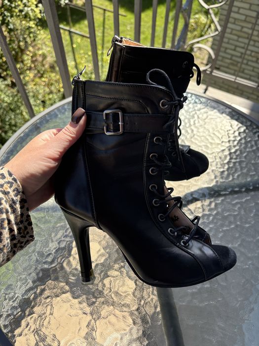 Чорні туфлі для high heels
