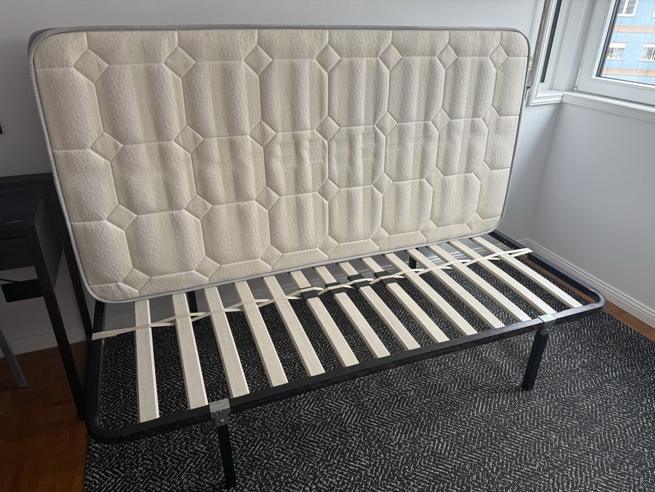Cama de solteiro.