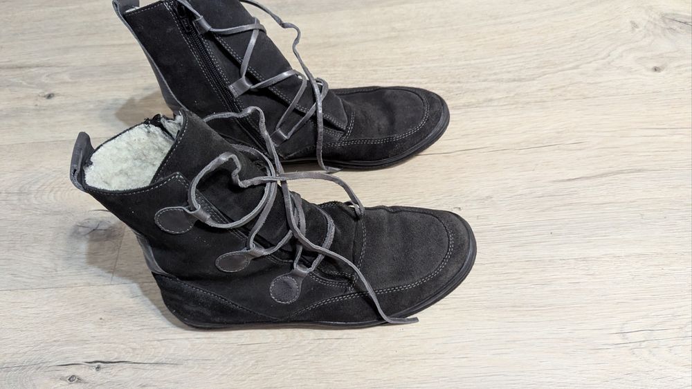 Замшеві чоботи 40