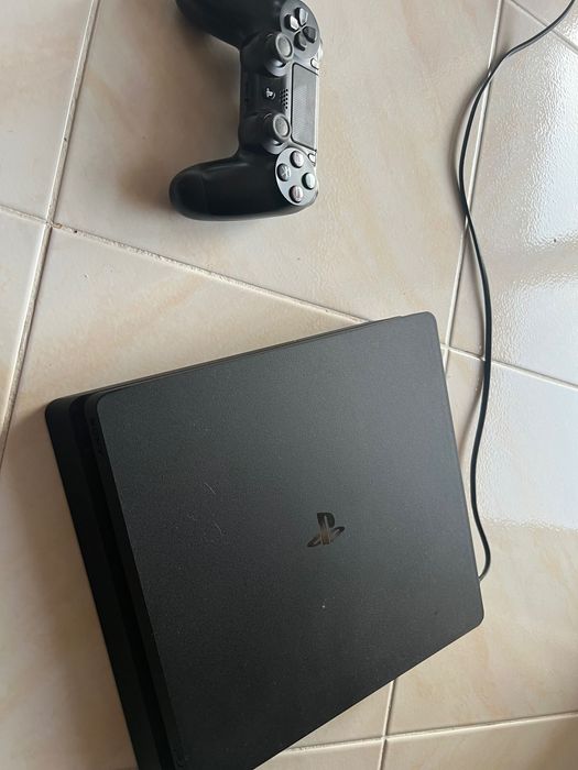PlayStation 4 slim