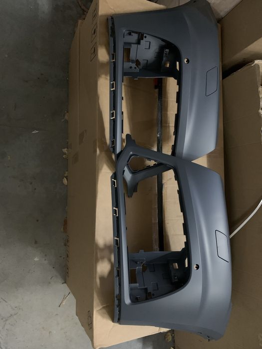 Audi Q5 ку 5 2017-2020год бампер ліва і права частина бампера ,