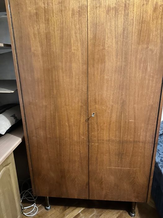 Віддам безкоштовно шафу 2 створки