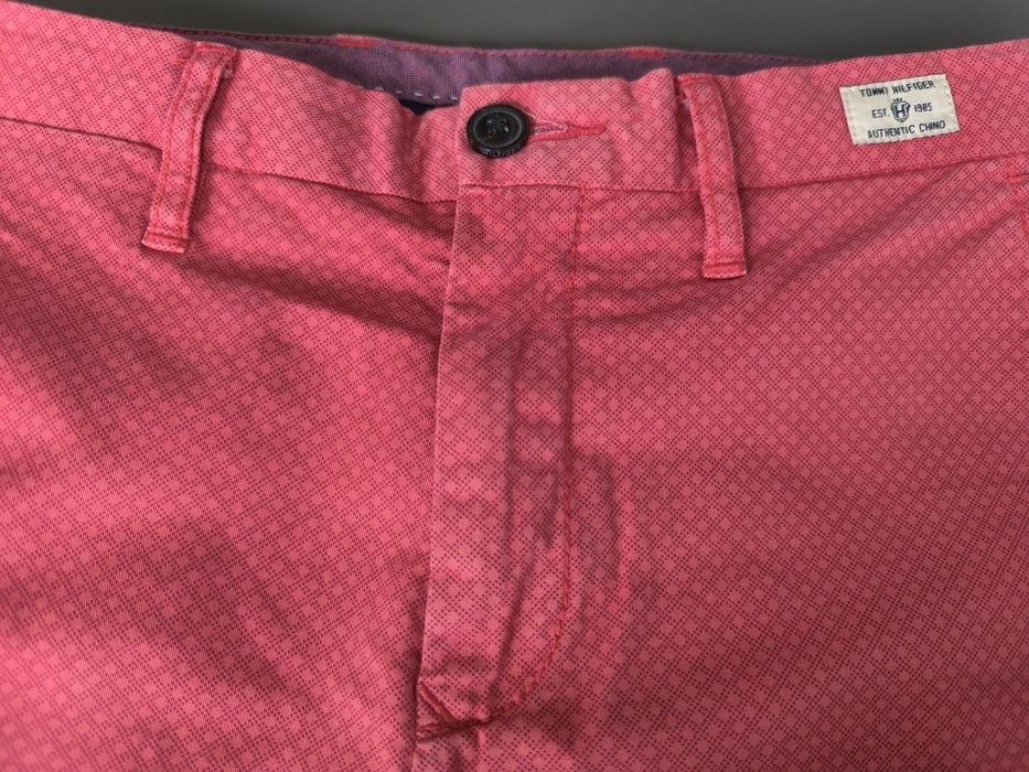 Spodnie męskie czerwone Tommy Hilfiger rozm. 31/34