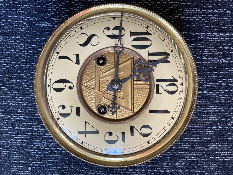 Годинник старовинний . Німеччина.