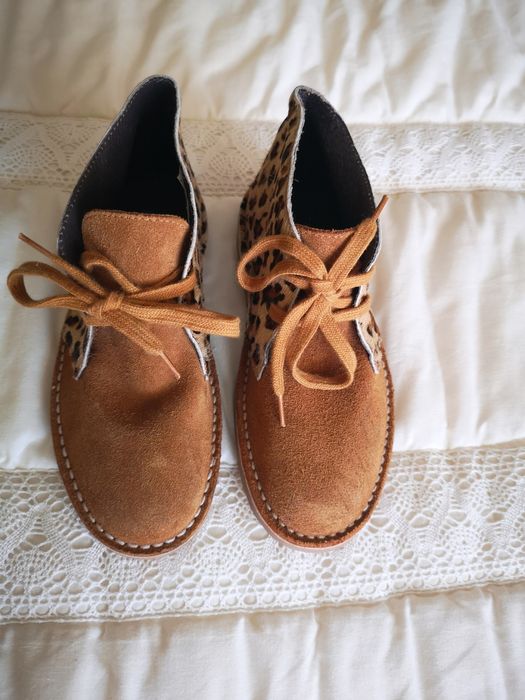 Botas da marca Brotes em pelinho com padrão novas - 32