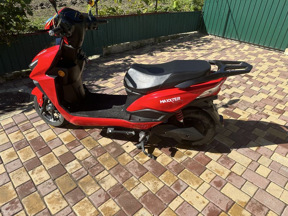 Продам електро скутер Maxxter Neons 3