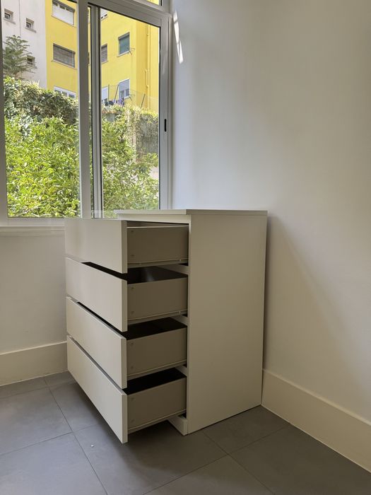 Cómoda IKEA c/ 4 gavetas