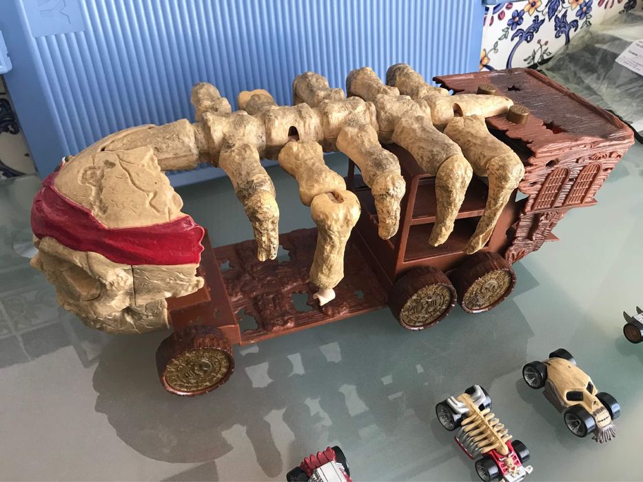 Piratas das Caraibas carros camiao hotwheels disney