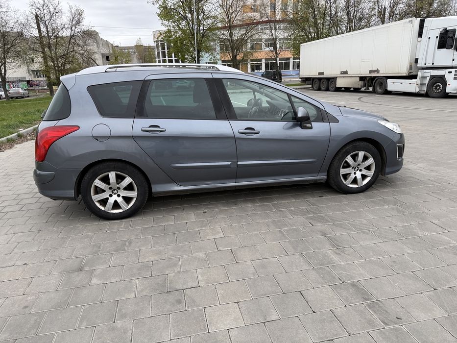 Peugeot 308 2011