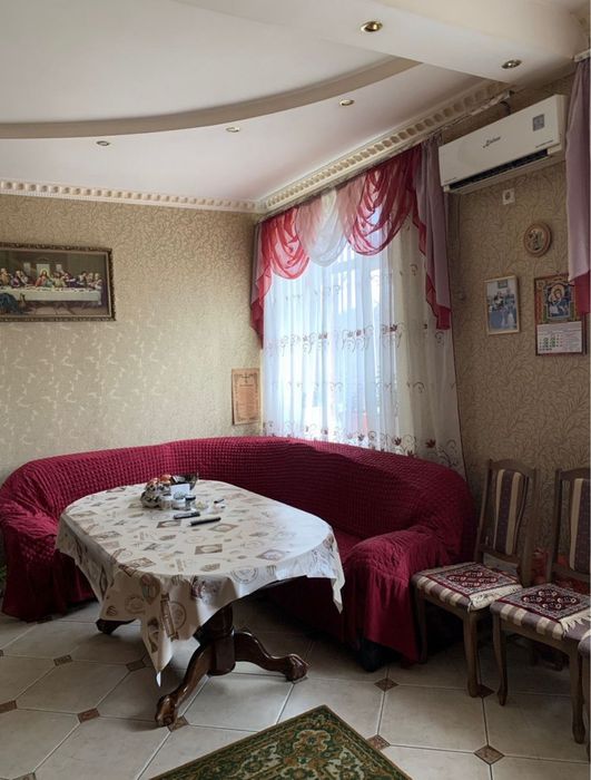 Продам квартру 4-х комнат Васильков