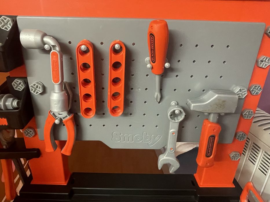 Mesa de Ferramentas Black&Decker + Ferramentas Parkside