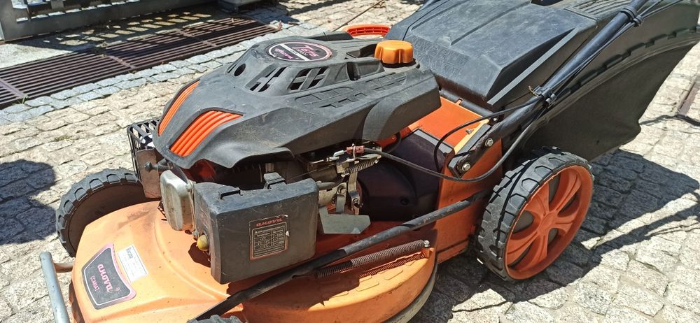 Máquina cortar relva