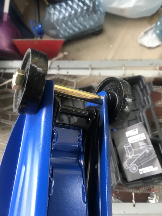 Домкрат Vitol новий