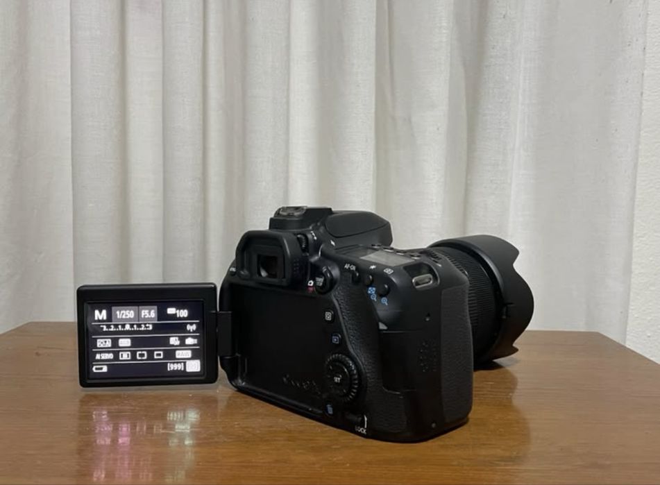 Canon 80D + 18-135mm