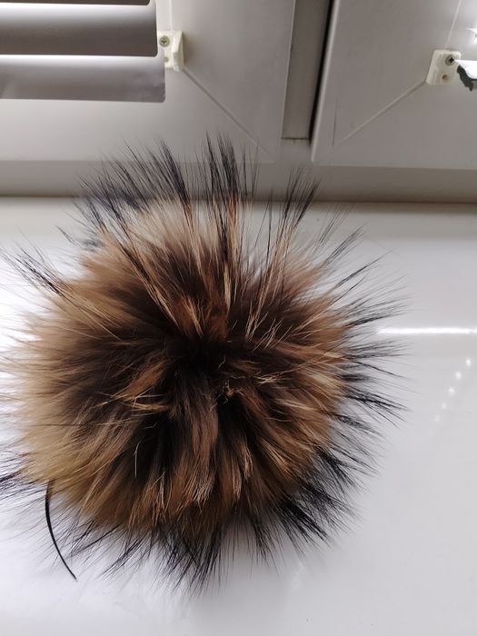 Pompon z jenota naturalnego