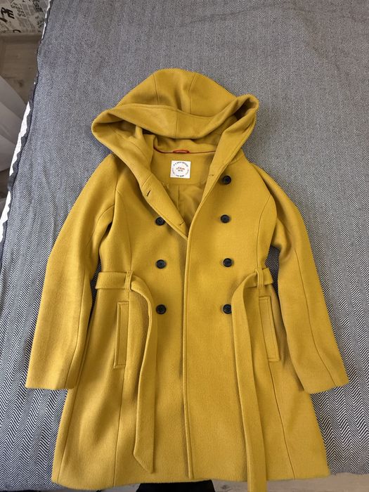 Жіноче демісезонне пальто