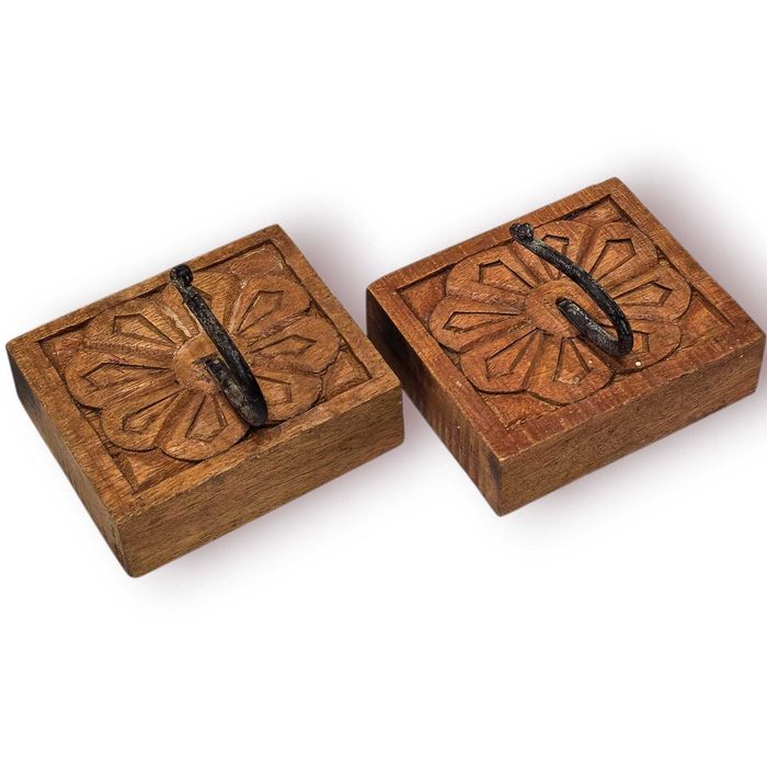 Par Cabides Parede Madeira Esculpida Gancho Ferro – Estilo Rústico