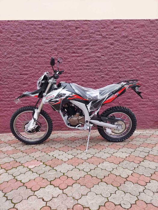 Мотоцикл LONCIN SX2 LX250GY-3K