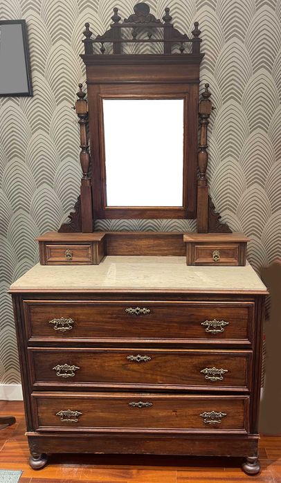 Toucador de madeira maciça antigo vintage com Espelho em ótimo estado