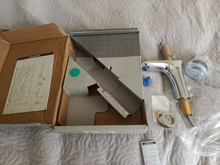 Bateria Hansgrohe chromowana.