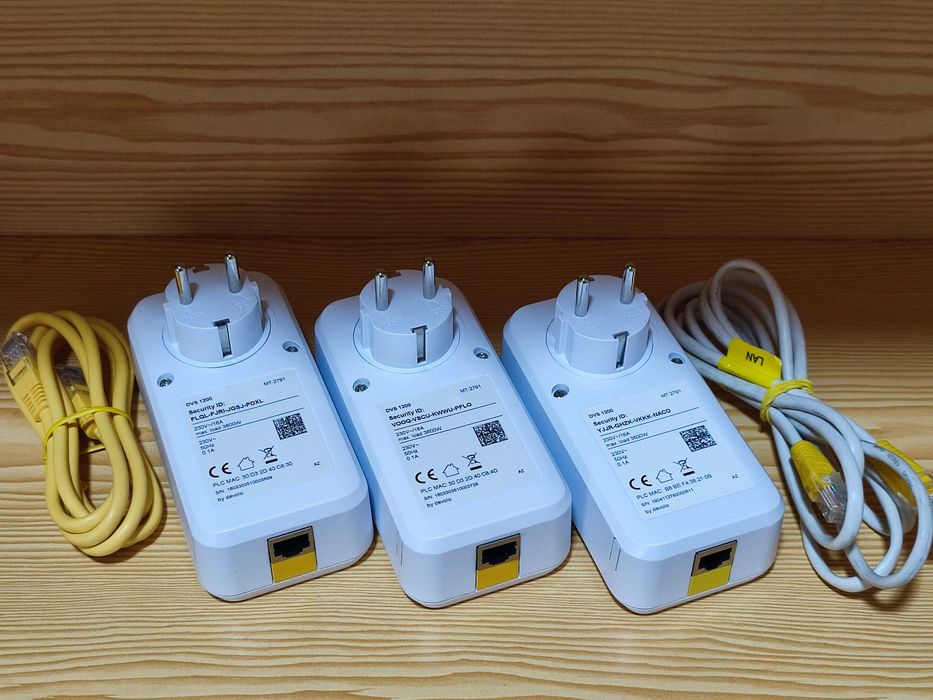 3x Powerline 1200 DVS ( Devolo) MT2791