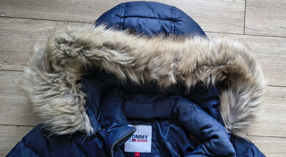 Puchowa kurtka zimowa Tommy Jeans (Hilfiger) DWODW08588 Rozmiar L Granatowa