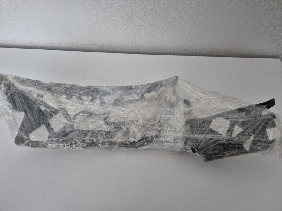 Кронштейн бампера передній Фольксваген СС 2016