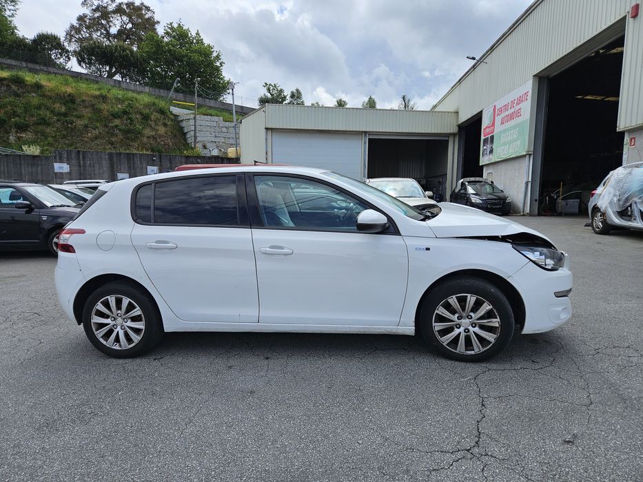 Peugeot 308 II 1.6 BlueHDi de 2016 para peças