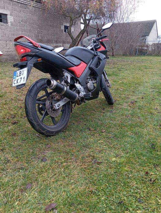 * Honda CBR 125 *