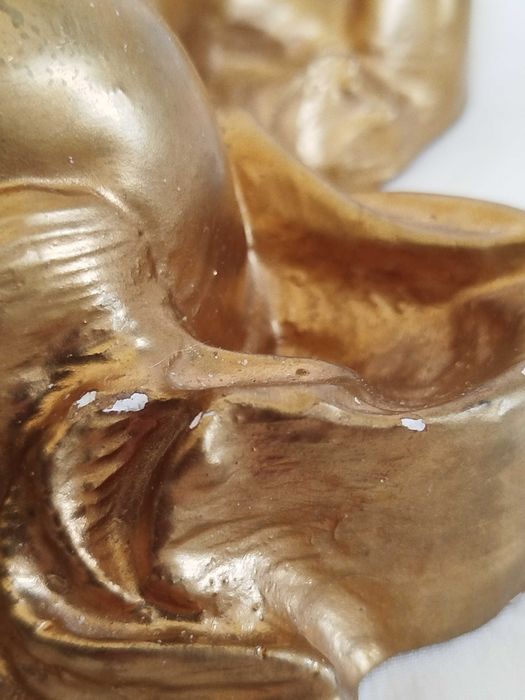 Gipsowa płaskorzeżba aniołek putto amorek do powieszenia