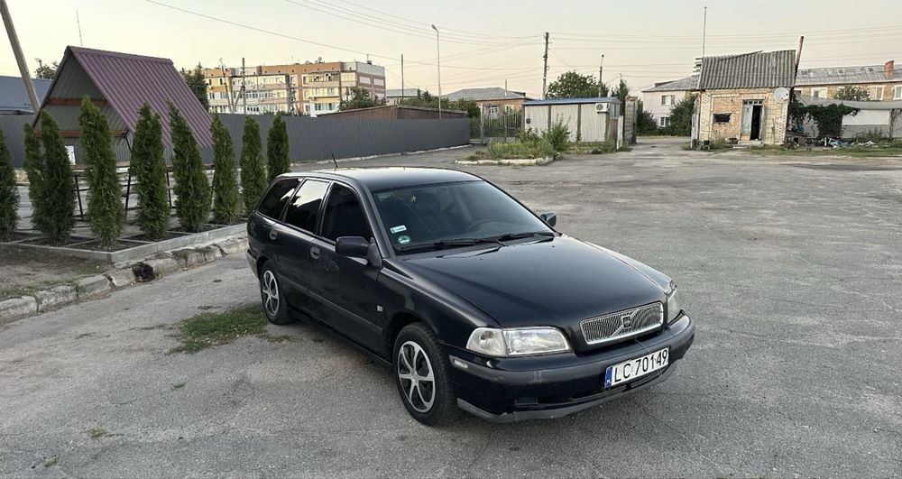 Вольво V40 Универсал 1.6 Газ Бензин  Бляха Нерастаможена Возможен  Обмен