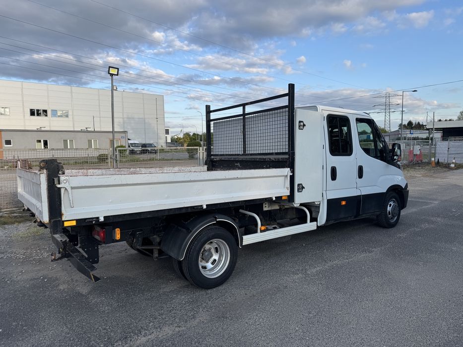 Wynajem Iveco wywrotka kiper brygadówka 7 osób Warszawa