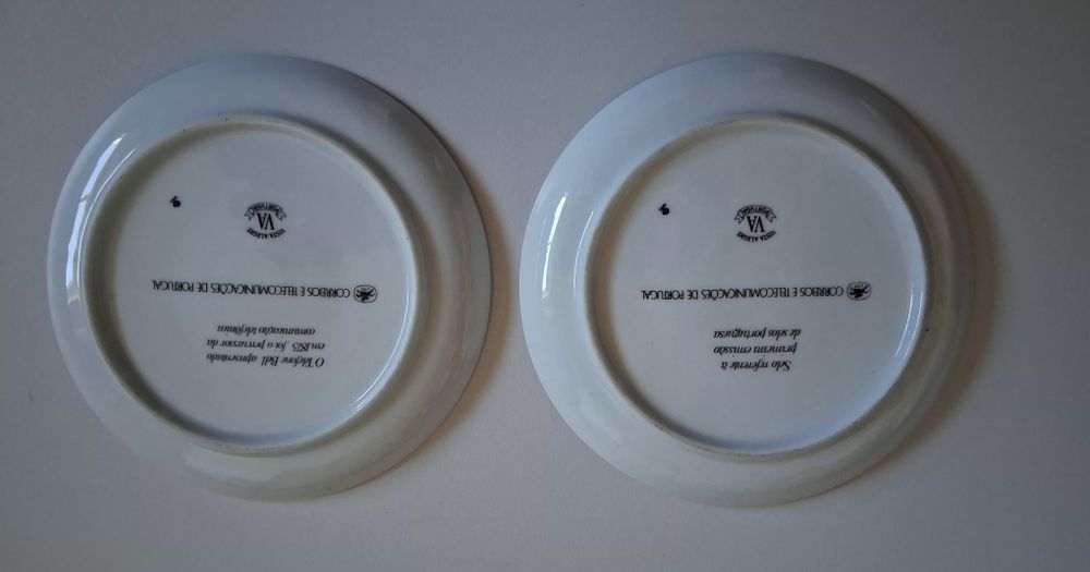 2 Pratos CTT - Decoração Sépia "Selo D. Maria II" e " Telefone Bell"