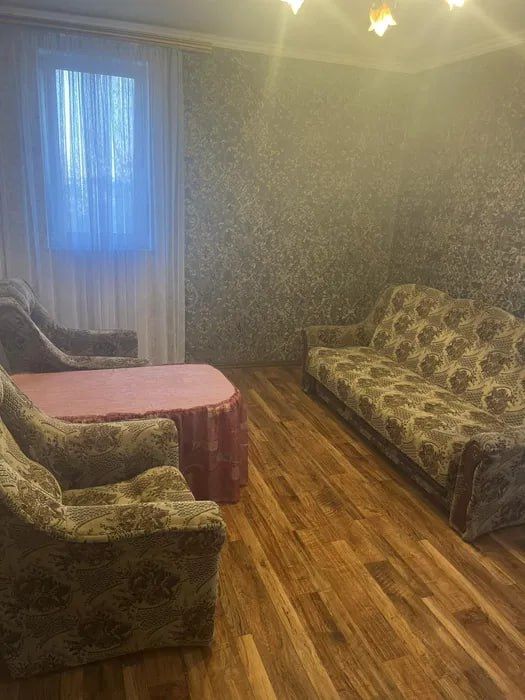 Оренда частини будинку з подвірʼям