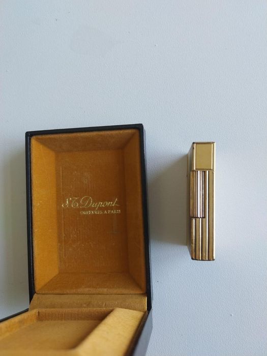 Isqueiro Dupont plaqueado a ouro