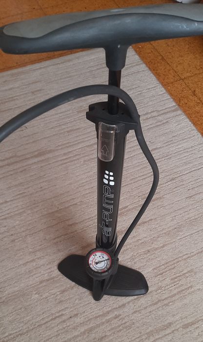 Bomba para pneus de bicicleta