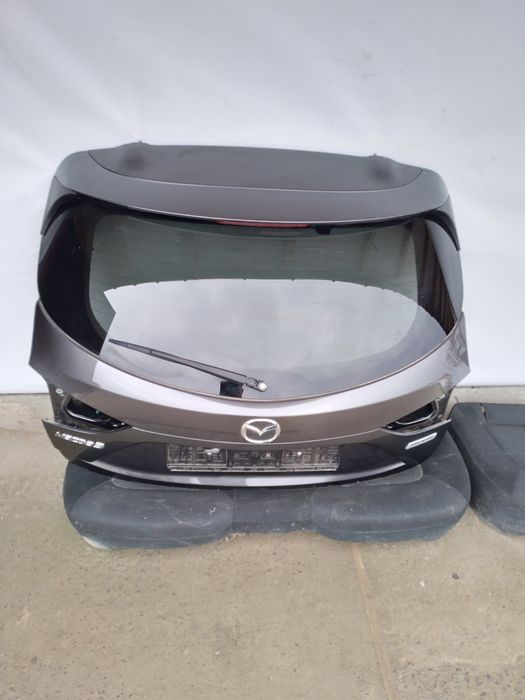 Кришка багажника Mazda 3 BM 13-17 року