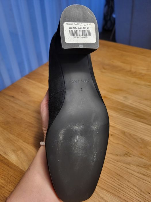 Czółenka Ryłko nowe r.37