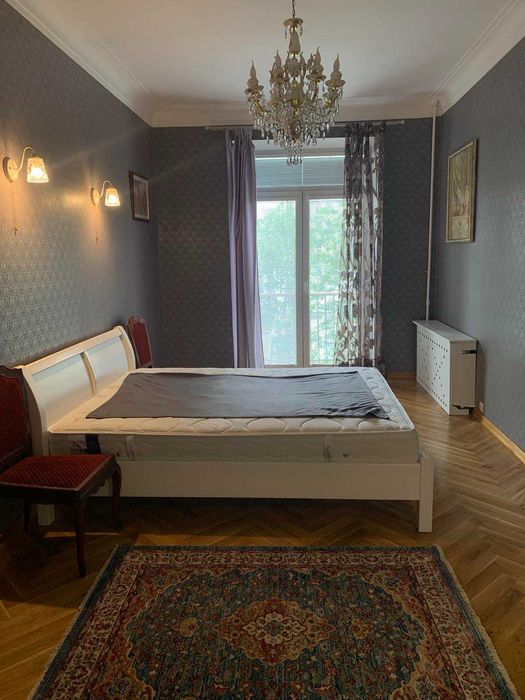 продам 3 кімнатну, Печерські Липки, Центр, Шовковична 13/2  Газ, Ліфт