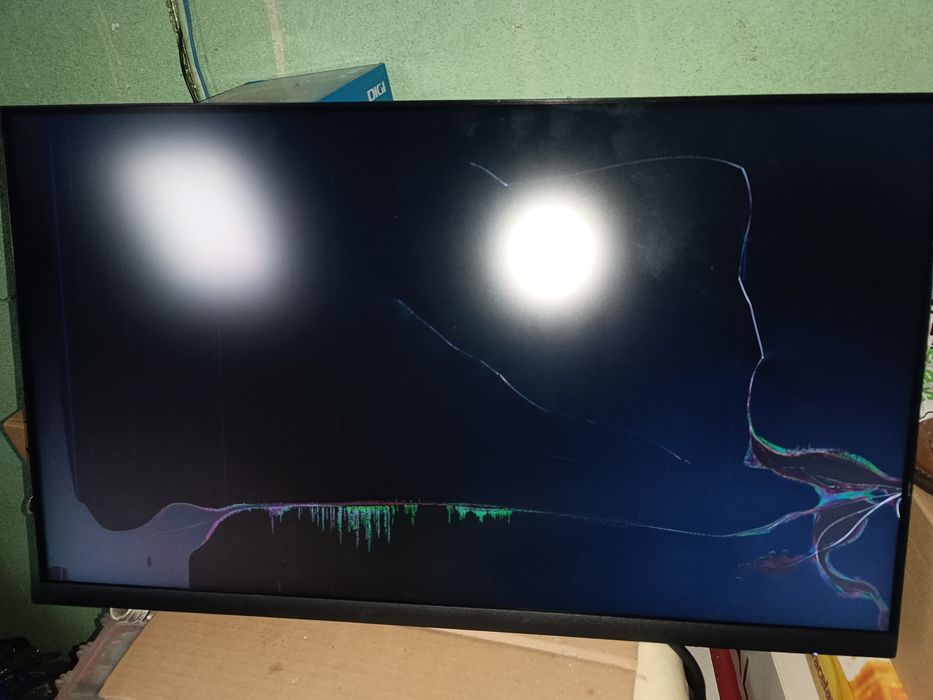 Monitor Dell 24 polegadas P2423DE ecran danificado para desocupar