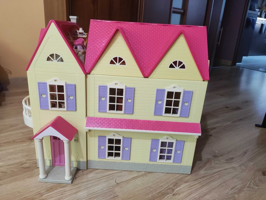 Ogromny domek dla lalek (120x60 cm) + wyposażenie (64 elementów)