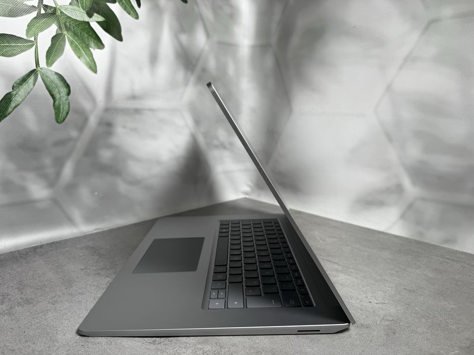 Ноутбук Microsoft Surface Laptop 4 / i7-1185G7 / 16GB / 256GB SSD / 15" Touch / Уцінка
