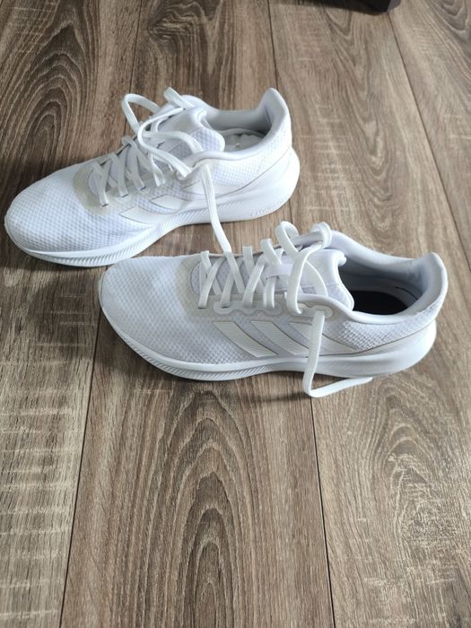 Кросівки Adidas чоловічі  43 1/3