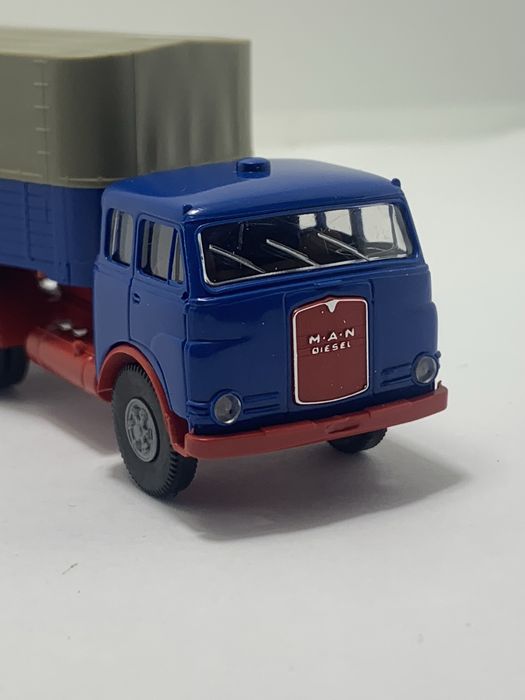 MAN 10.212 da Brekina escala 1/87